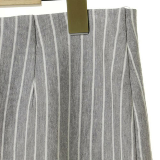 ROPE’(ロペ)のROPE ストライプ グレー スカート レディースのスカート(ひざ丈スカート)の商品写真