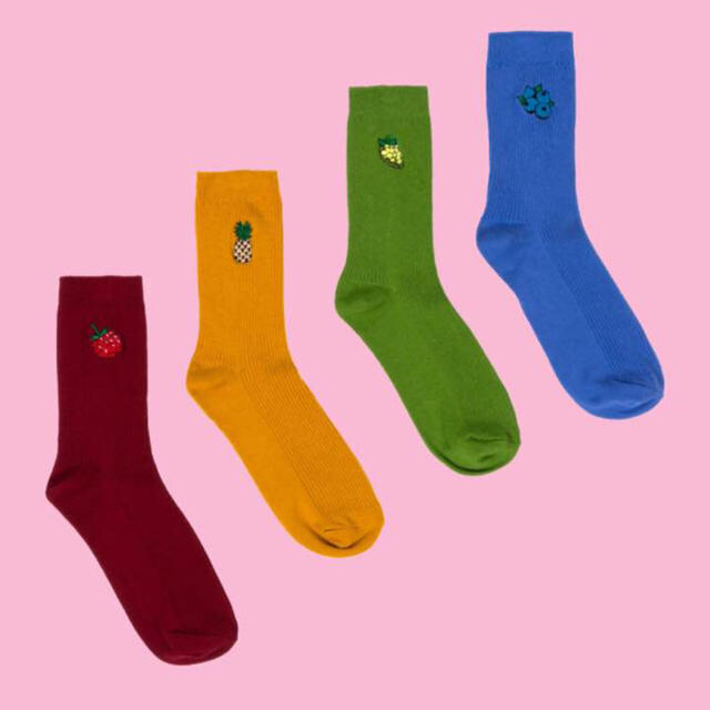 UNIF(ユニフ)の☆UNIF☆ FRUIT SOCK 4-PACK レディースのレッグウェア(ソックス)の商品写真