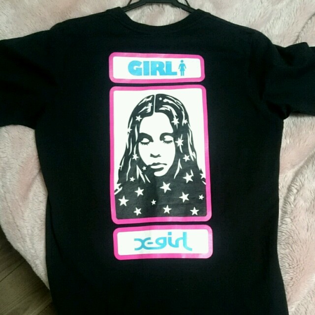 X-girl(エックスガール)のXGIRL バックプリントフェイスTシャツ レディースのトップス(Tシャツ(半袖/袖なし))の商品写真