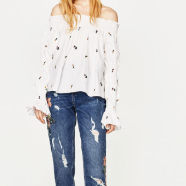 ZARA(ザラ)のZARA 花柄トップス レディースのトップス(カットソー(長袖/七分))の商品写真