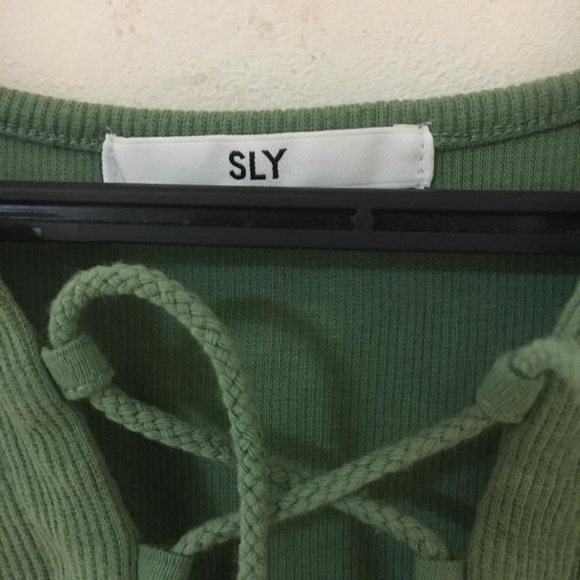 SLY(スライ)の最終値段 レディースのトップス(Tシャツ(半袖/袖なし))の商品写真