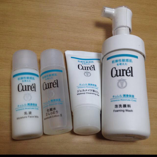 Curel - キュレル♡旅行サイズ洗顔セットほぼ新品の通販 by moca room ⃘*.ﾟ｜キュレルならラクマ