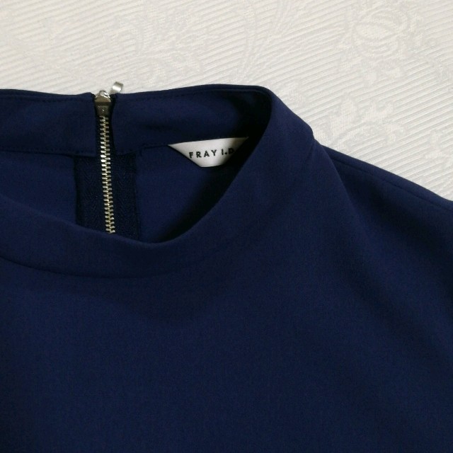 ANAYI(アナイ)のダークブルー ノースリーブ  レディースのトップス(シャツ/ブラウス(半袖/袖なし))の商品写真