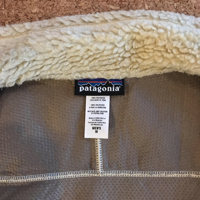 patagonia(パタゴニア)のpatagonia レトロ ベスト 極美品  超特価😳季節割引☀️ メンズのジャケット/アウター(ダウンベスト)の商品写真