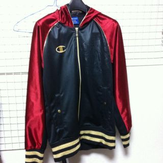 チャンピオン(Champion)のChampion 赤黒金ジャージ 美品(パーカー)