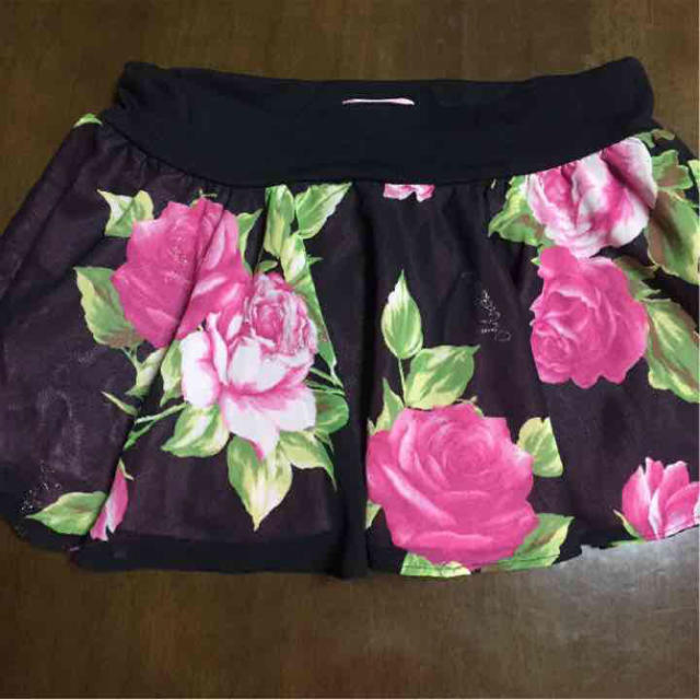MA＊RS(マーズ)のMARS 薔薇柄 スカパン 未着用 レディースのスカート(ミニスカート)の商品写真