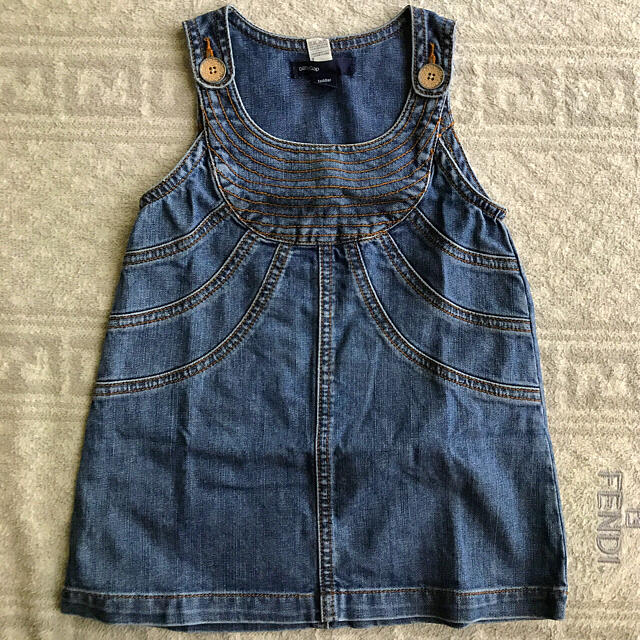 babyGAP(ベビーギャップ)のGAPデニム ☆ジャンパースカート☆サイズ90 キッズ/ベビー/マタニティのキッズ服女の子用(90cm~)(その他)の商品写真