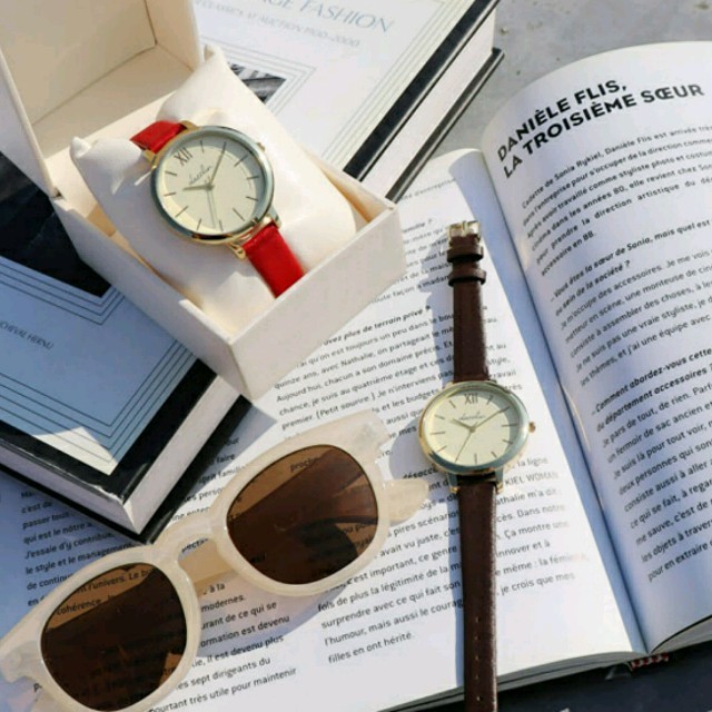 dazzlin(ダズリン)のdazzlin　腕時計
レッド レディースのファッション小物(腕時計)の商品写真