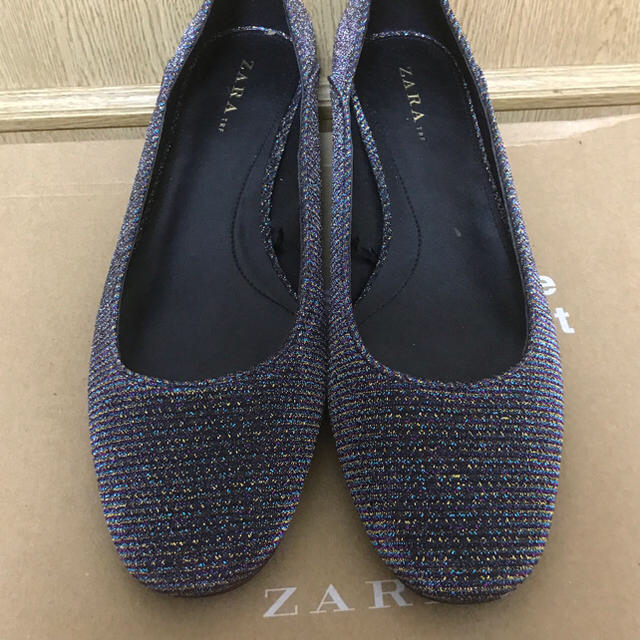 ZARA(ザラ)の値下げ!!サイズ41(26.5～27cm)!!ZARAシャイニーローファー未使用 レディースの靴/シューズ(ハイヒール/パンプス)の商品写真