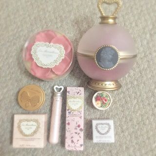 レメルヴェイユーズラデュレ(Les Merveilleuses LADUREE)の総額27540円!6点セット♡ラデュレ チーク♡(チーク)