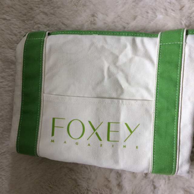 FOXEY(フォクシー)のフォクシーマガジントートバッグ レディースのバッグ(トートバッグ)の商品写真