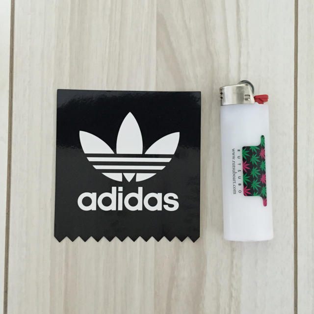 adidas(アディダス)のadidas skateboarding ステッカー エンタメ/ホビーのコレクション(ノベルティグッズ)の商品写真