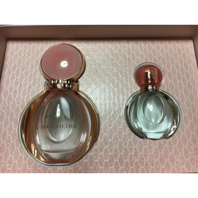 BVLGARI(ブルガリ)の   【限定セット・美品】BVLGARI ローズゴルデア50ml＆15mlセット コスメ/美容の香水(香水(女性用))の商品写真