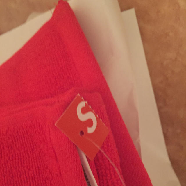 Supreme(シュプリーム)の新品未使用 Supreme Terry Logo Hand Towel 赤 メンズのメンズ その他(その他)の商品写真