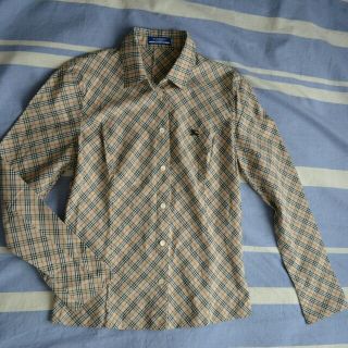 バーバリー(BURBERRY)の美品　バーバリーのシャツ(シャツ/ブラウス(長袖/七分))