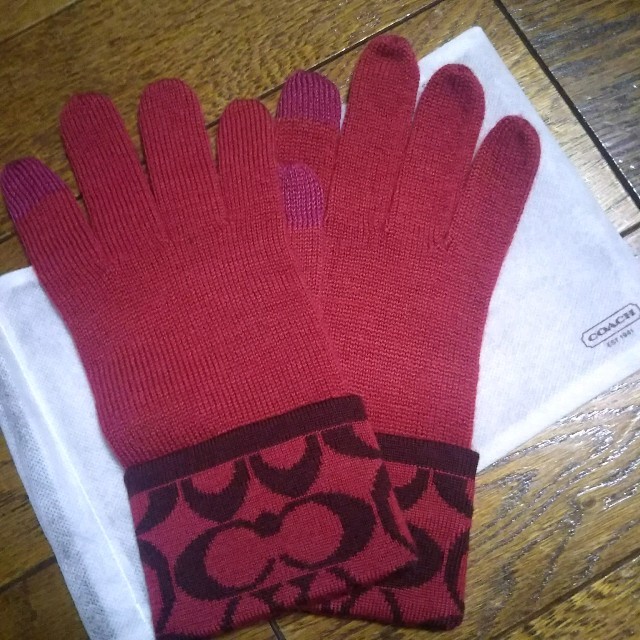 COACH(コーチ)の【新品・未使用】COACH 手袋 グローブ レディースのファッション小物(手袋)の商品写真