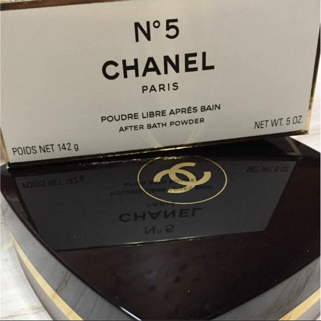 CHANEL(シャネル)の＼期間限定セール／新品未使用シャネル N゜5 ルースボディパウダー142g コスメ/美容のボディケア(その他)の商品写真