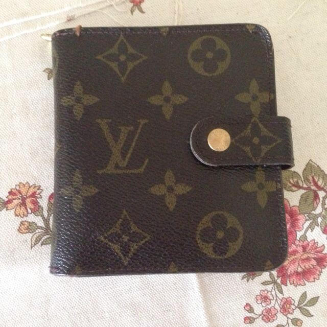 LOUIS VUITTON(ルイヴィトン)のヴィトン 二つ折り財布 レディースのファッション小物(財布)の商品写真