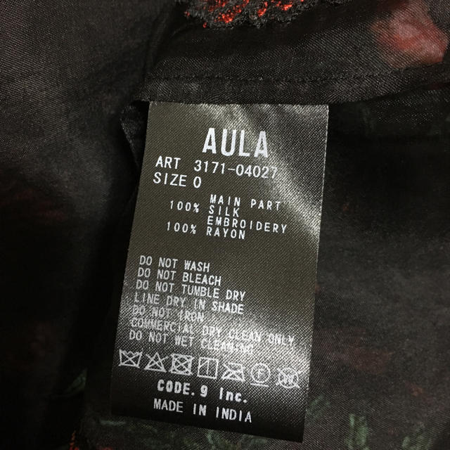 AULA AILA(アウラアイラ)のAULA  フラワーエンブロイダリー レディースのトップス(シャツ/ブラウス(半袖/袖なし))の商品写真