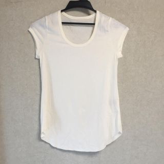 デュラス(DURAS)の【新品】デュラス 白Tシャツ デコルテの開き具合が絶妙♡裾切りっぱなし仕様です(Tシャツ(半袖/袖なし))