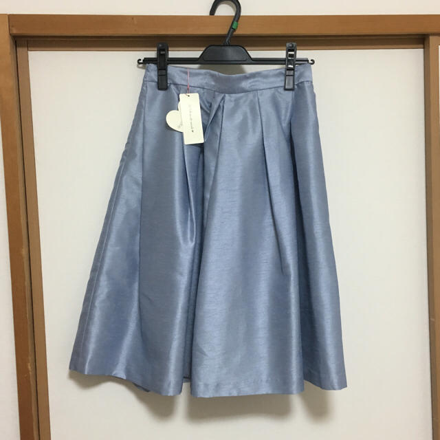31 Sons de mode(トランテアンソンドゥモード)のサテンスカート レディースのスカート(ひざ丈スカート)の商品写真