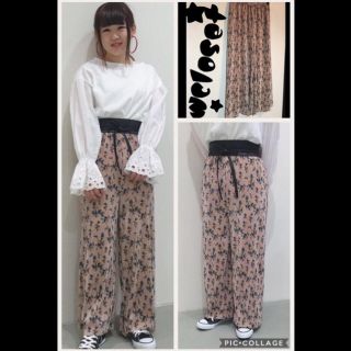 ダブルクローゼット(w closet)のwcloset★花柄プリーツパンツ★(その他)