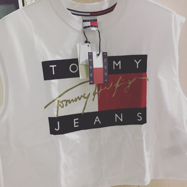 TOMMY HILFIGER(トミーヒルフィガー)のTOMMY JEANS クロップドフィットタンク 90S   * 		   レディースのトップス(Tシャツ(半袖/袖なし))の商品写真