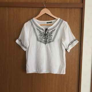 スピンズ(SPINNS)の刺繍ブラウス   [ゆんさん専用](シャツ/ブラウス(半袖/袖なし))