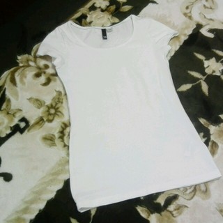 エイチアンドエム(H&M)の夏に必須！白Ｔシャツ(Tシャツ(半袖/袖なし))