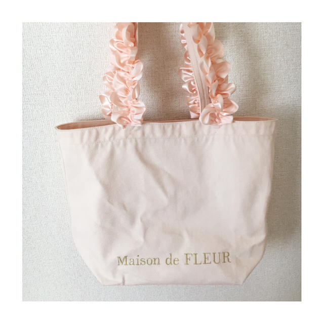 Maison de FLEUR(メゾンドフルール)のMaison de FLEUR フリルトート ♡ レディースのバッグ(トートバッグ)の商品写真