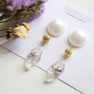 no.392 押し花レジンピアス イヤリング(イヤリング)