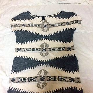 マウジー(moussy)の美品⭕️moussy エスニック ロングTシャツ(Tシャツ(半袖/袖なし))