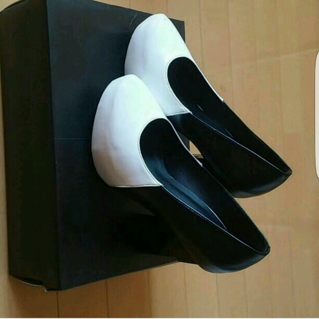 MURUA(ムルーア)のムルーアバイカラーパンプス レディースの靴/シューズ(ハイヒール/パンプス)の商品写真