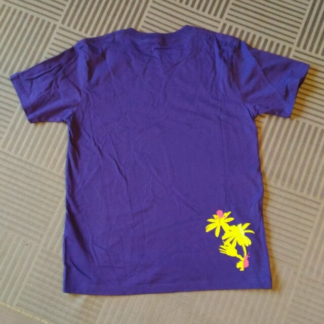Design Tshirts Store graniph(グラニフ)の新品未使用品　Tシャツ　紫色 レディースのトップス(Tシャツ(半袖/袖なし))の商品写真