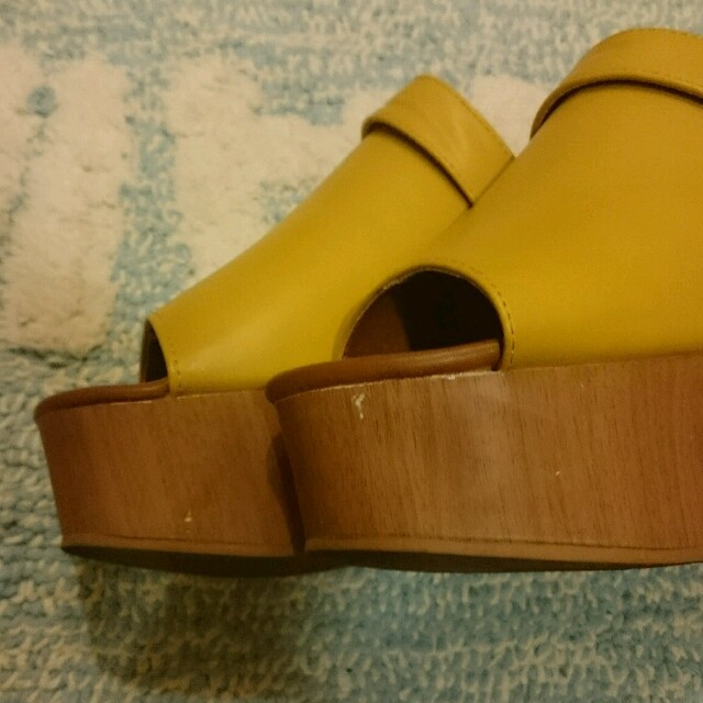 GU(ジーユー)のジーユー2wayウエッジソールサンダル レディースの靴/シューズ(サンダル)の商品写真