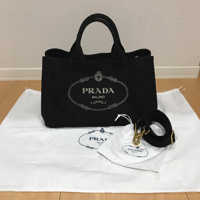 PRADA　カナパ