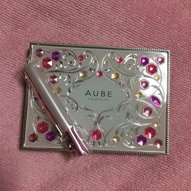 AUBE(オーブ)の【新品未使用。限定品】AUBE♡シャドウ&リップセット コスメ/美容のベースメイク/化粧品(アイシャドウ)の商品写真