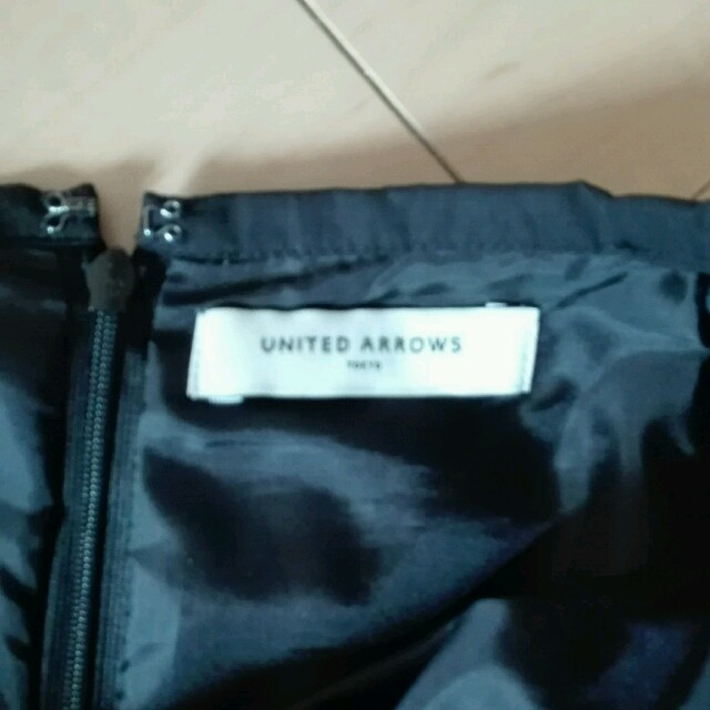 UNITED ARROWS(ユナイテッドアローズ)のUNITED ARROWS　ナイロンフレアスカート レディースのスカート(ひざ丈スカート)の商品写真