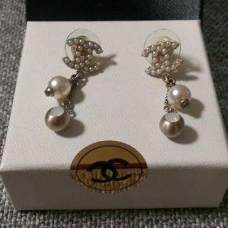 シャネル(CHANEL)の♡パールピアス♡(ピアス)