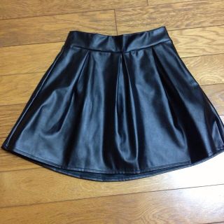 スプレイ(SpRay)のレザースカート(ミニスカート)
