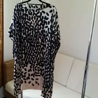 ダイアンフォンファステンバーグ(DIANE von FURSTENBERG)の美品　ダイアン　ワンピ　Ｓサイズ(ひざ丈ワンピース)