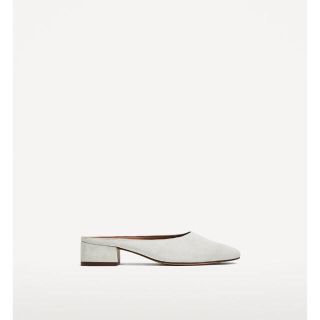 ザラ(ZARA)のzara サンダル ミュール 白 24.5(サンダル)