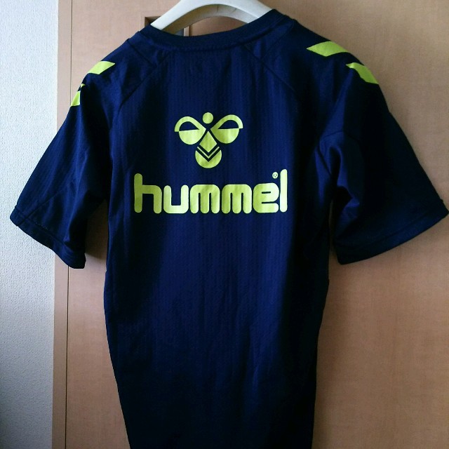 hummel(ヒュンメル)の超美品・水通しのみ
ヒュンメル
プラクティスシャツ
バックプリント
紺×黄 スポーツ/アウトドアのサッカー/フットサル(ウェア)の商品写真