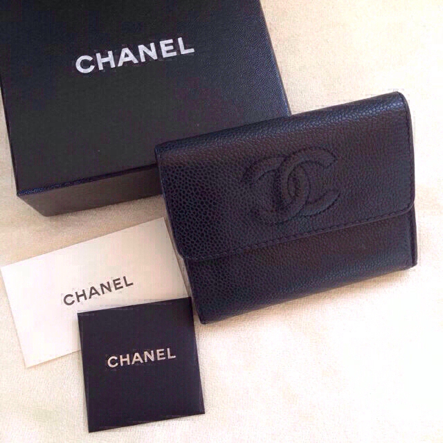 CHANEL(シャネル)のCHANELキャビアスキン3つ折財布 レディースのファッション小物(財布)の商品写真