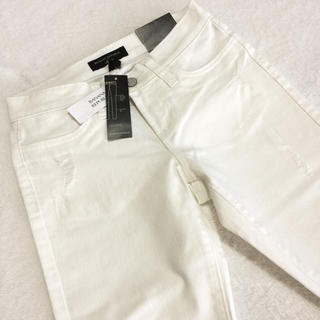 バナナリパブリック(Banana Republic)のSALE♡新品✨ダメージ加工 ホワイト レギンスパンツ(レギンス/スパッツ)