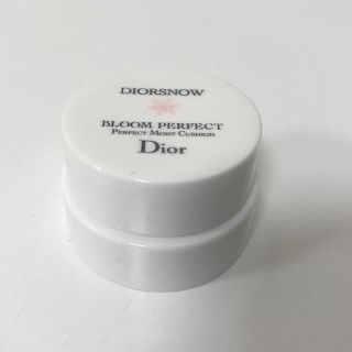 ディオール(Dior)のディオール ＊ スノー ブルーム パーフェクト クッション 020(ファンデーション)