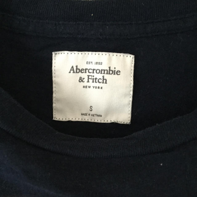 Abercrombie&Fitch(アバクロンビーアンドフィッチ)の❤️アバクロ 🇺🇸 Tシャツ プリント ❤️ S 🇺🇸 レディースのトップス(Tシャツ(半袖/袖なし))の商品写真