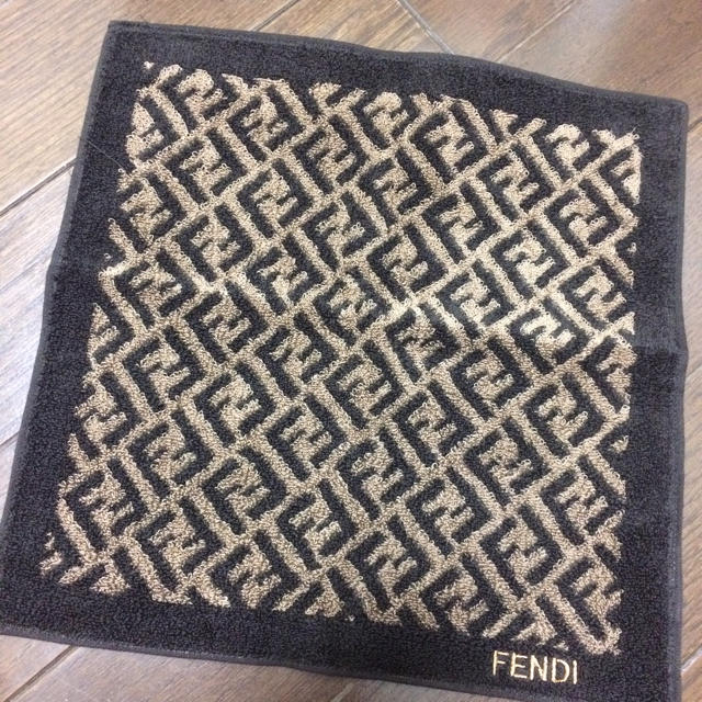 FENDI(フェンディ)のフェンディ ハンドタオル レディースのファッション小物(ハンカチ)の商品写真