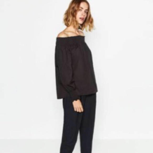 ZARA(ザラ)のZARA♡オフショルTOPS ブラック レディースのトップス(カットソー(長袖/七分))の商品写真