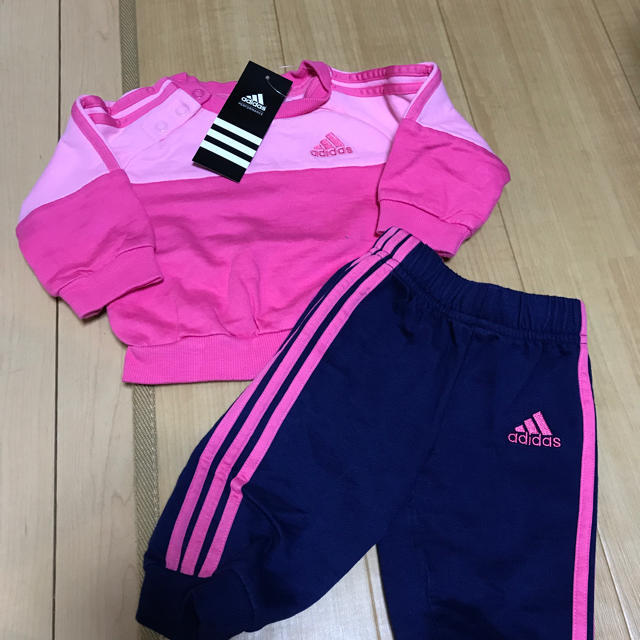 adidas(アディダス)のアディダス ベビー セットアップ キッズ/ベビー/マタニティのベビー服(~85cm)(Ｔシャツ)の商品写真